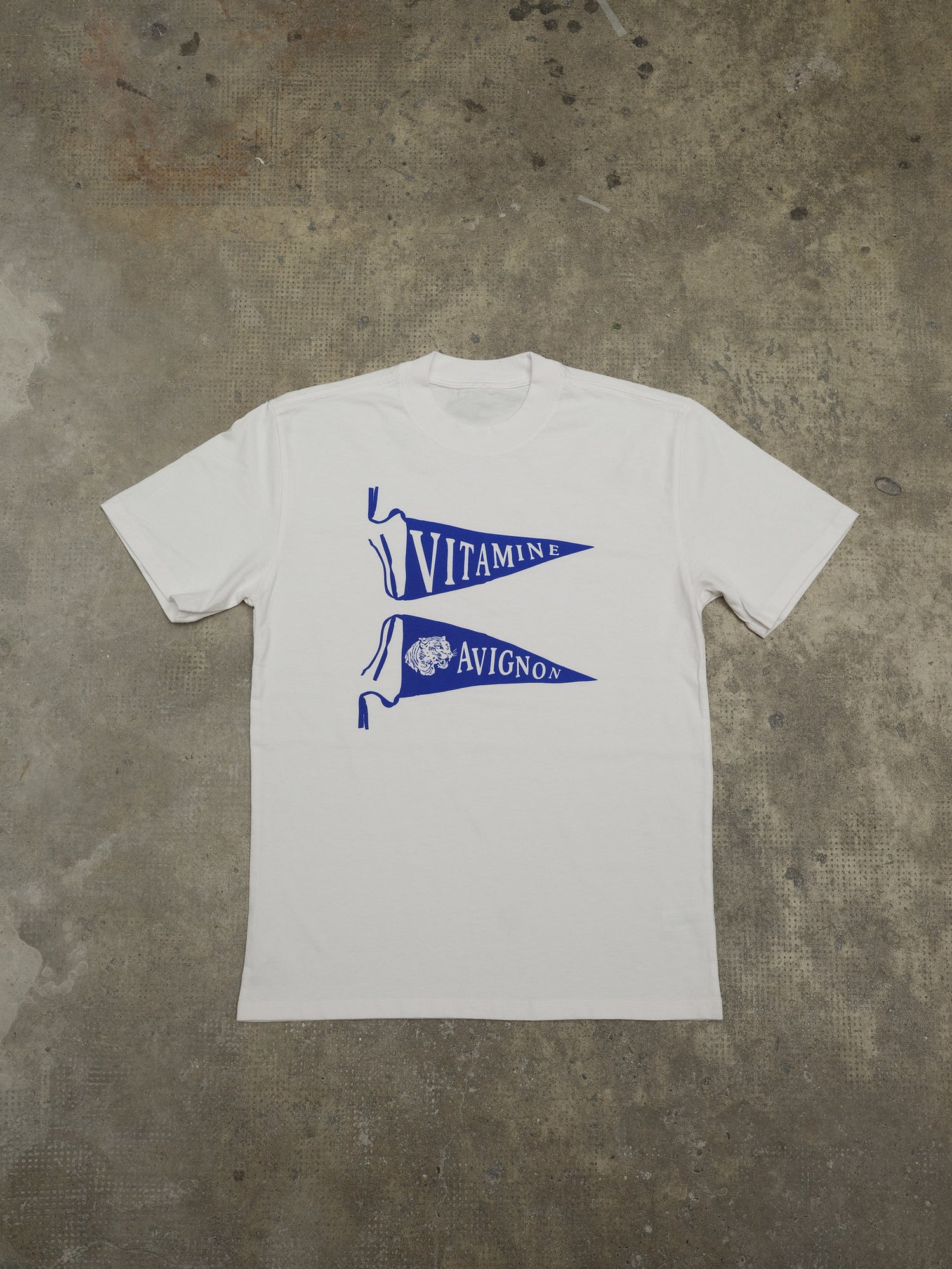 Vitamine Avignon Flag Tee
