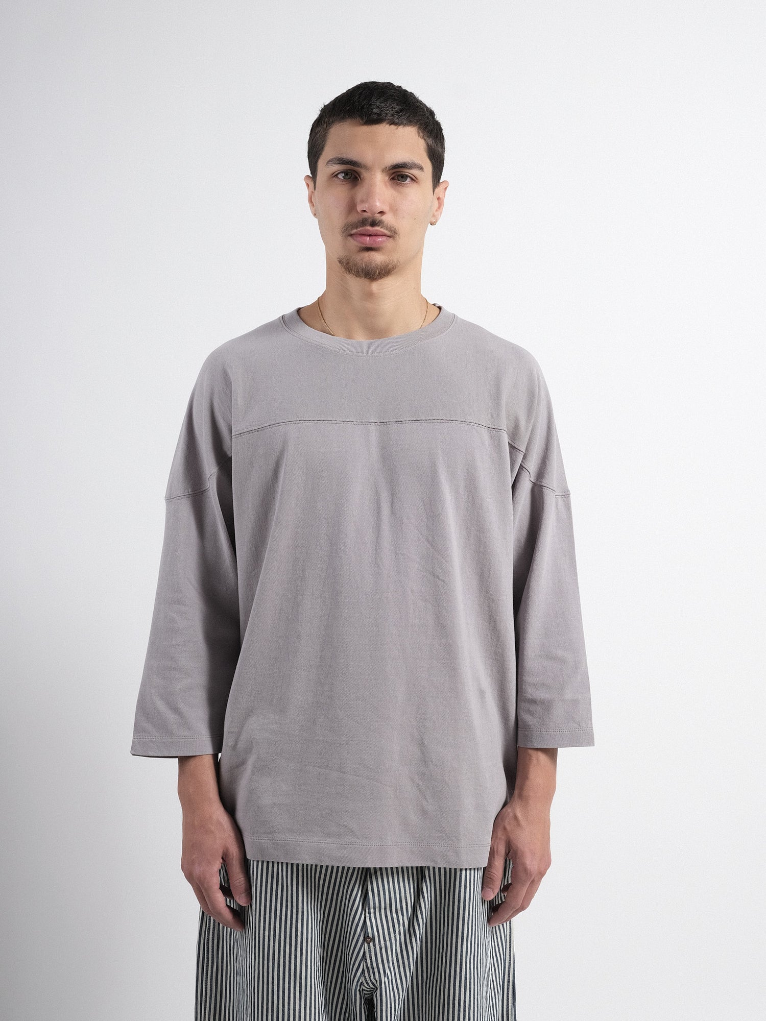FOOTBALL TEE Grey