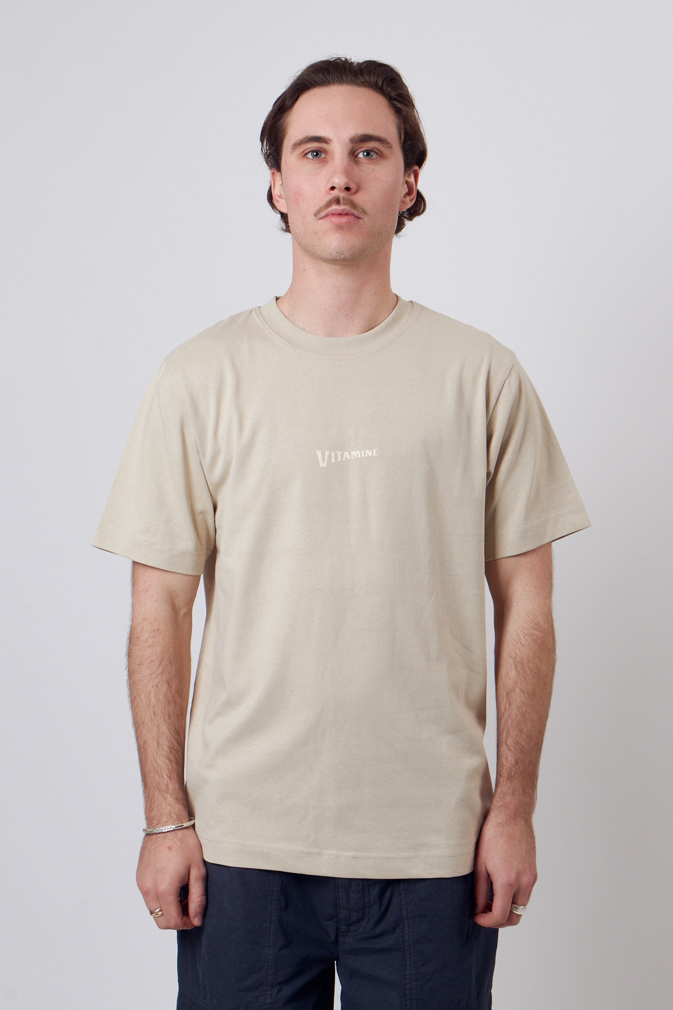 Logo Tee Vitamine Desert Dust